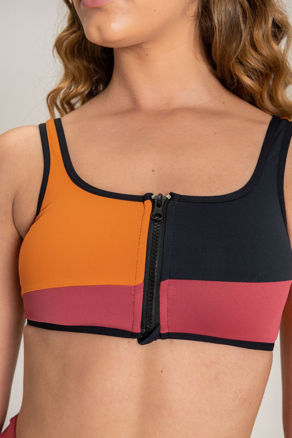 BT Sportif Mid Zip Sports Bra